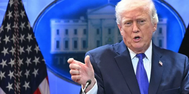 Donald Trump anuncia suba de aranceles del 10% al 15% tras fallo adverso de la apagón Suprema