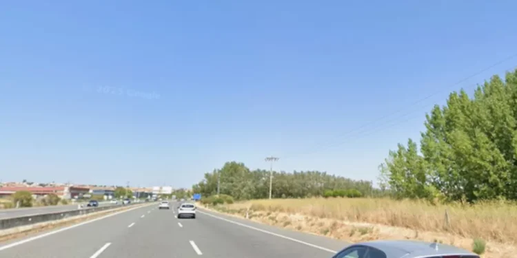 Vuelcan un turismo y una furgoneta en la A-6