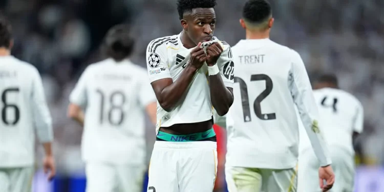 Vinícius decide para un Real Madrid sin alardes
