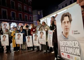 Gascón busca tener representación y ser el “caballo de Troya”