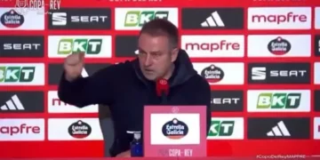 El “garabato” de Flick: el gesto que resume el esperpento del VAR en el prelado