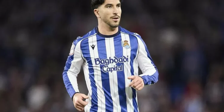 La Real gana por la mínima y el Athletic saca un sitio de Vallecas