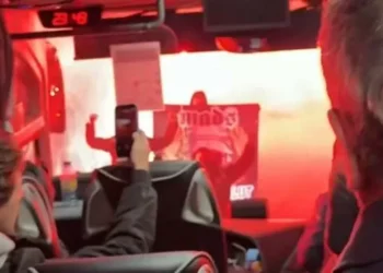 Así recibió la afición albinegra al CD Castellón tras la popularidad en Valladolid