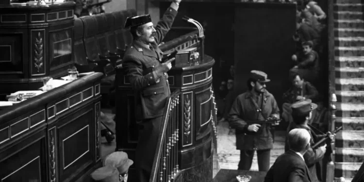 Un documento del 23-F tacha de fallo “dejar al Borbón libre”