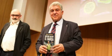 El denunciante de Laporta da la cara