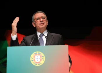 Exministro socialista gana elecciones presidenciales en Portugal
