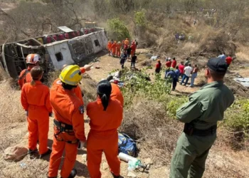 Al menos 15 peregrinos muertos en un accidente de ómnibus en el nordeste de Brasil