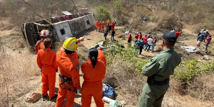 Al menos 15 peregrinos muertos en un accidente de ómnibus en el nordeste de Brasil
