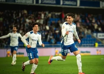 Empate con un algo de todo del Tenerife ante el Avilés en el Heliodoro