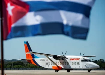 tina se queda sin combustible para aviones, en medio de presión de EEUU
