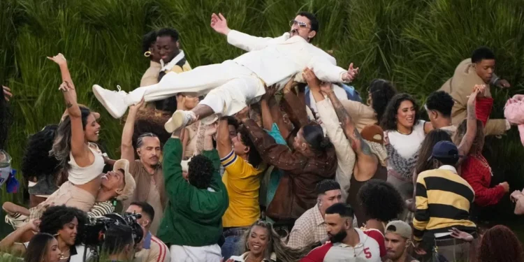 Bad Bunny encendió el Super Bowl con un show histórico que desató críticas de Donald Trump