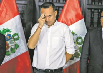 Perú aprueba una moción de censura contra el presidente