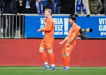 La Real frustra al Alavés para ir a por la Copa