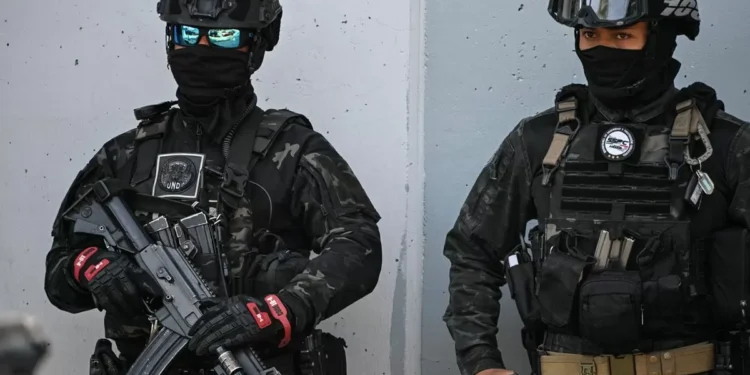 México despliega 10.000 militares tras oleada de violencia por muerte de capo narco